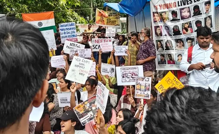 The Café Across Carter Road: A Mumbai Interfaith Love Story About Names and Belonging